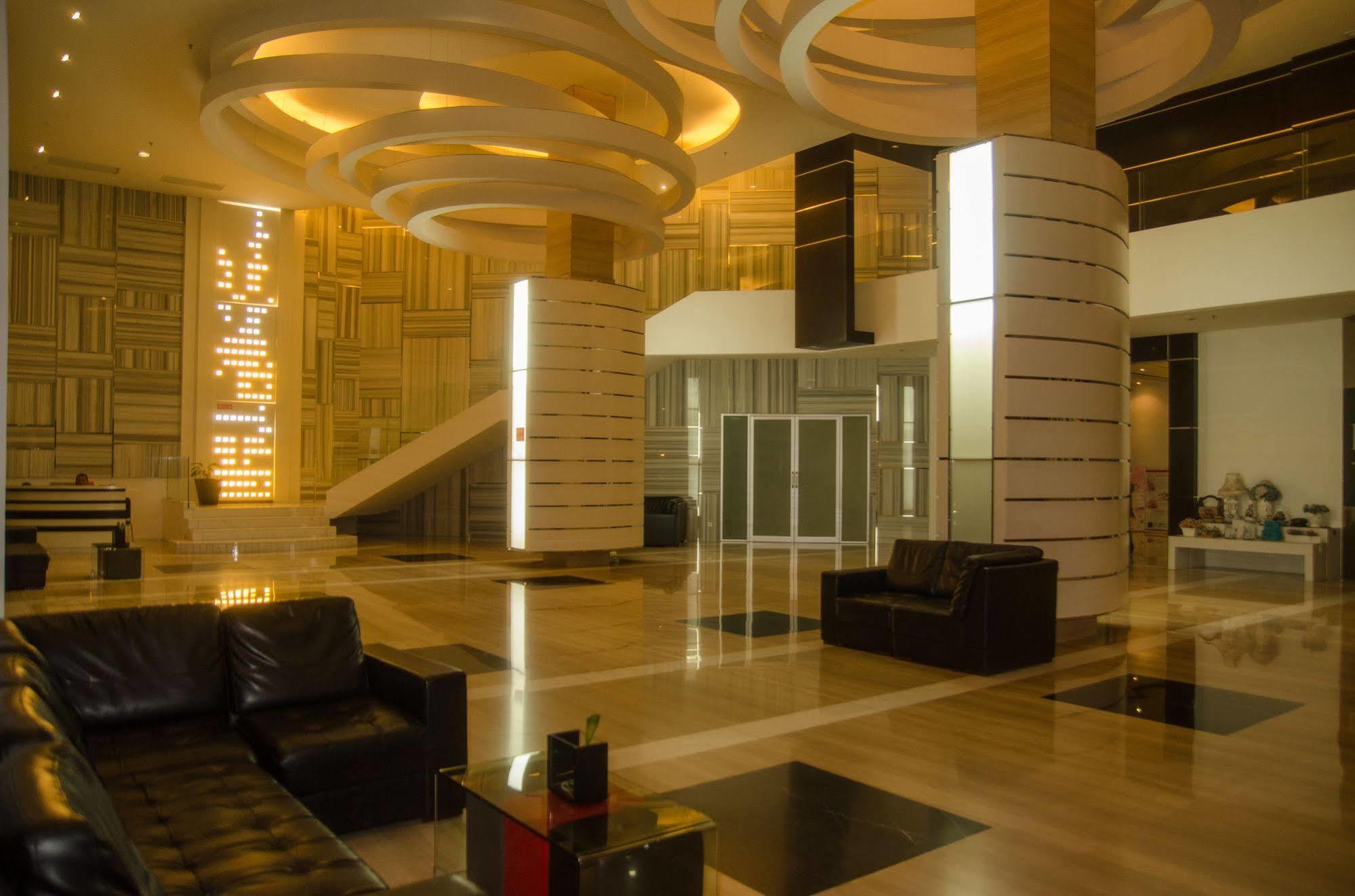 Royal Suite Condotel Medan Eksteriør bilde